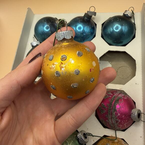 12 Vintage Shiny Brite Glass Christmas Tree Ornaments Mixed Original Box - Picture 4 of 6